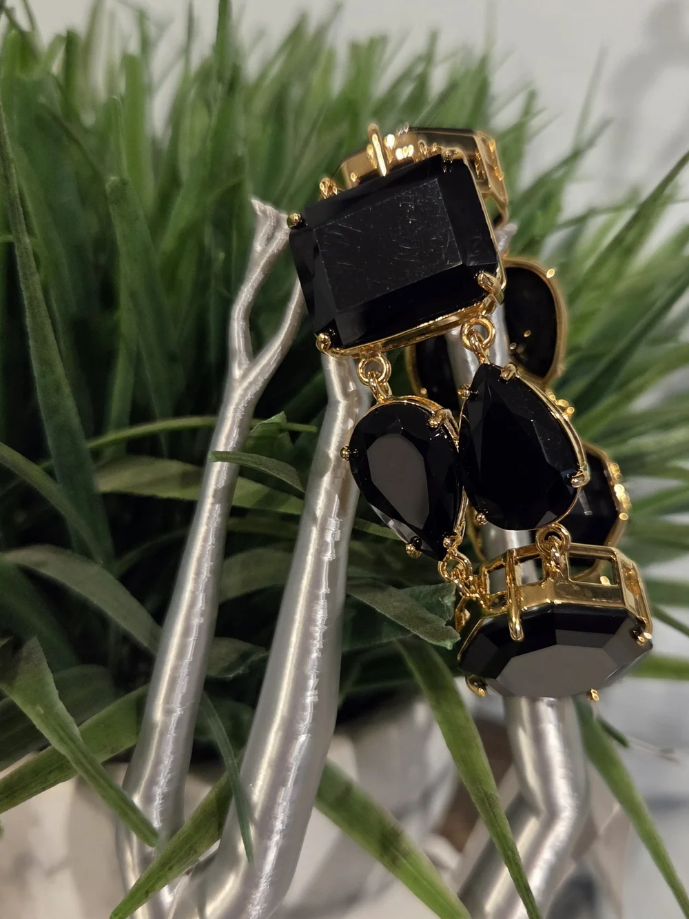 Kate Spade New York "Set In Stone" Chunky Gold Black Crystal Bracelet NWT - Picture 5 of 8